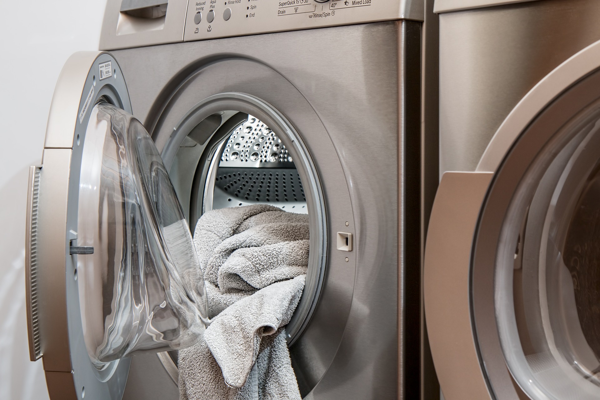 Six Ways to Increase Your Home's Value When You Sell 6 washing machine 2668472 1920